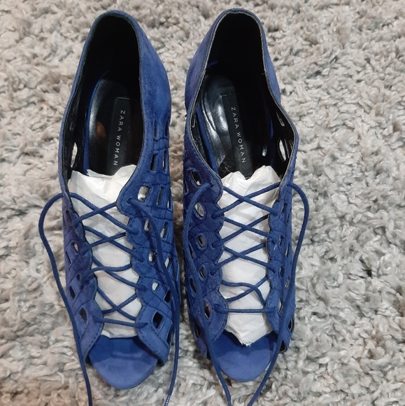 Heels - Picture 4 of 5